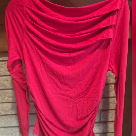LOFT Women's Red Ruched Top NWT - Picture 4 of 5